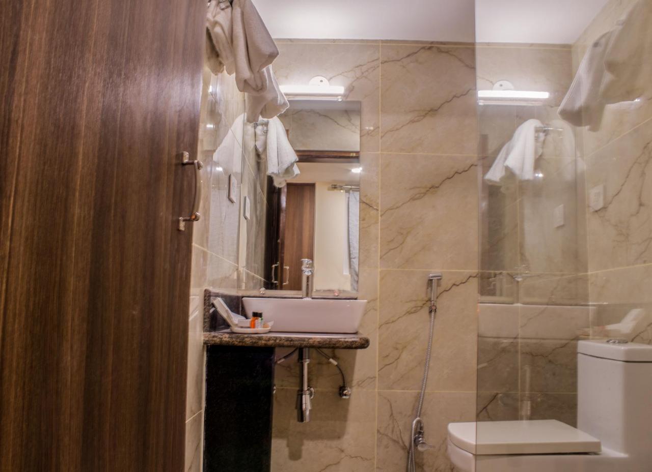 Lav Kush International Hotel Varanasi Esterno foto