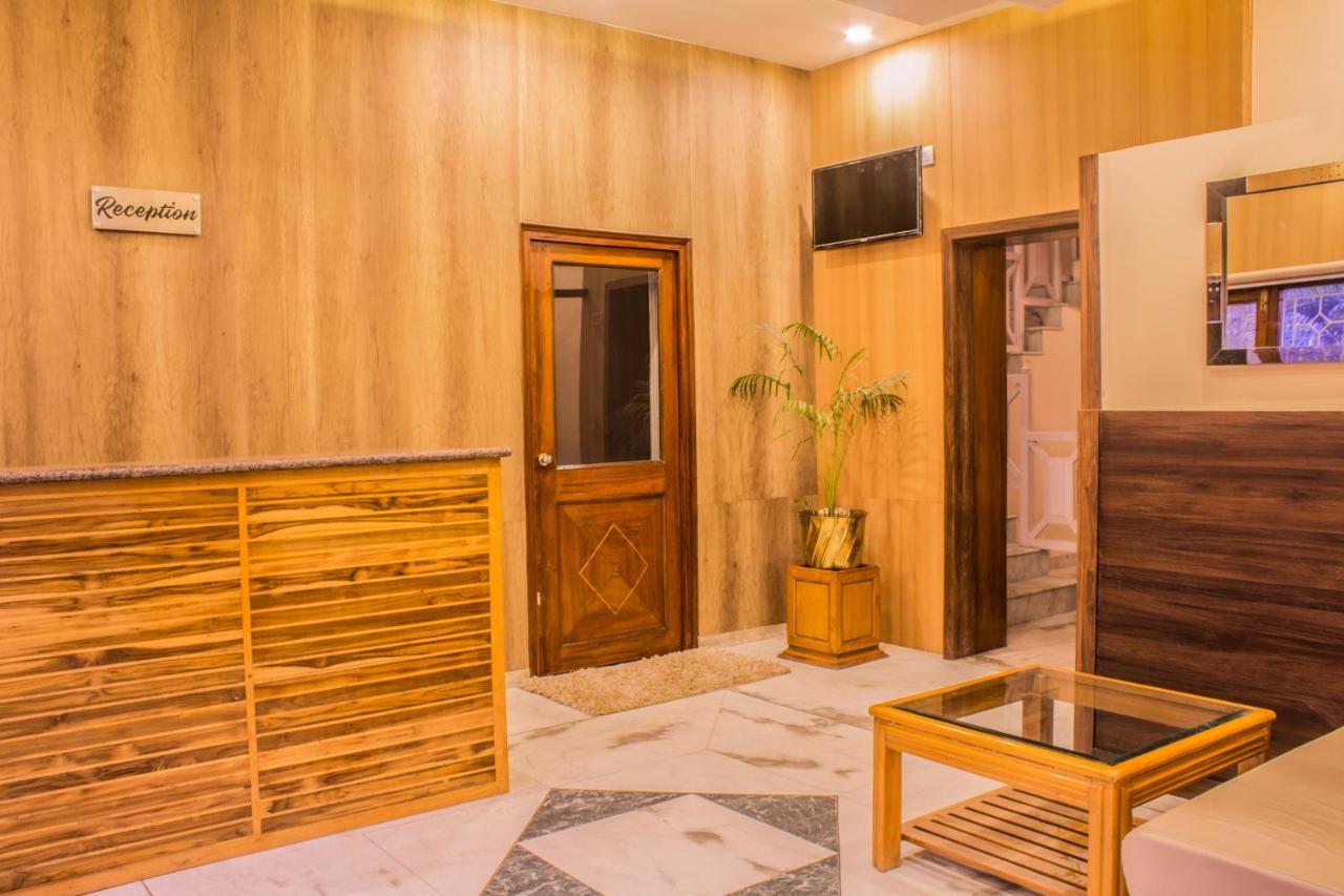 Lav Kush International Hotel Varanasi Esterno foto