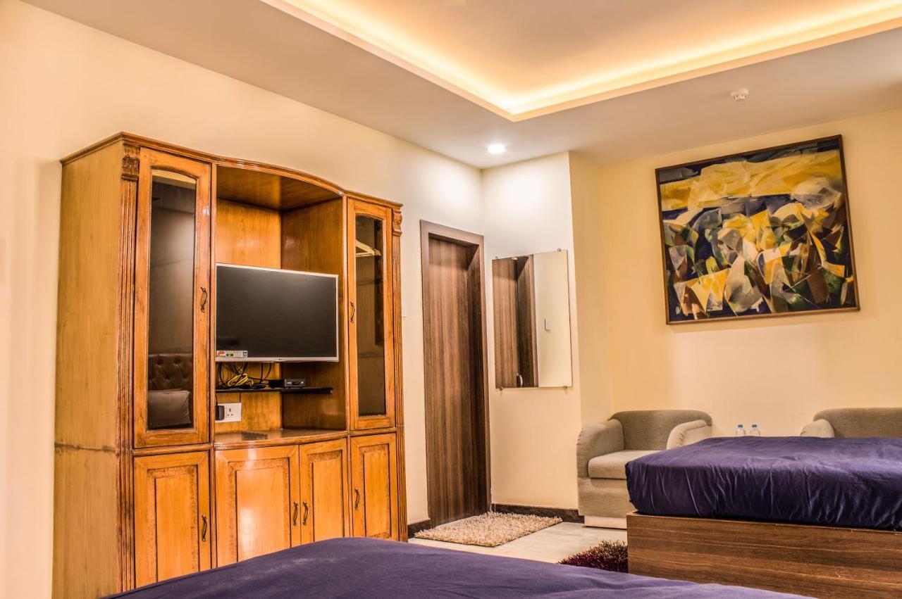 Lav Kush International Hotel Varanasi Esterno foto