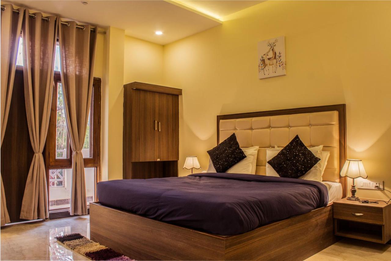 Lav Kush International Hotel Varanasi Esterno foto