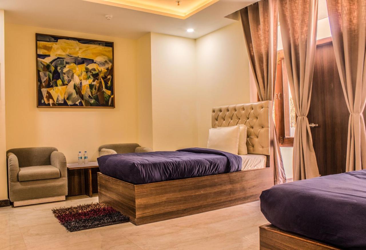 Lav Kush International Hotel Varanasi Esterno foto