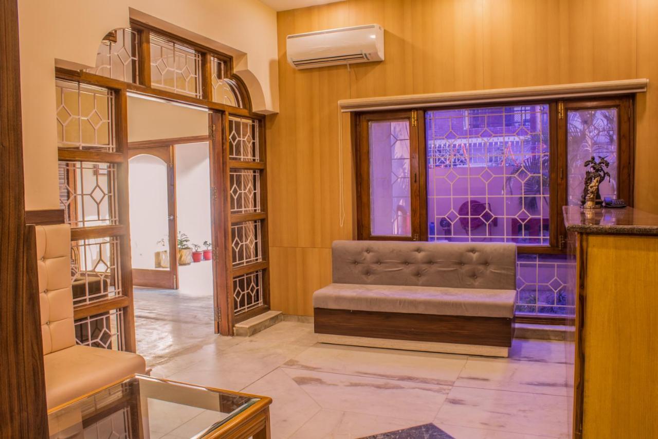 Lav Kush International Hotel Varanasi Esterno foto