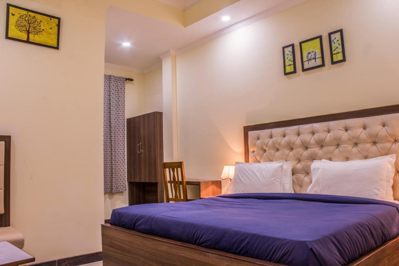 Lav Kush International Hotel Varanasi Esterno foto