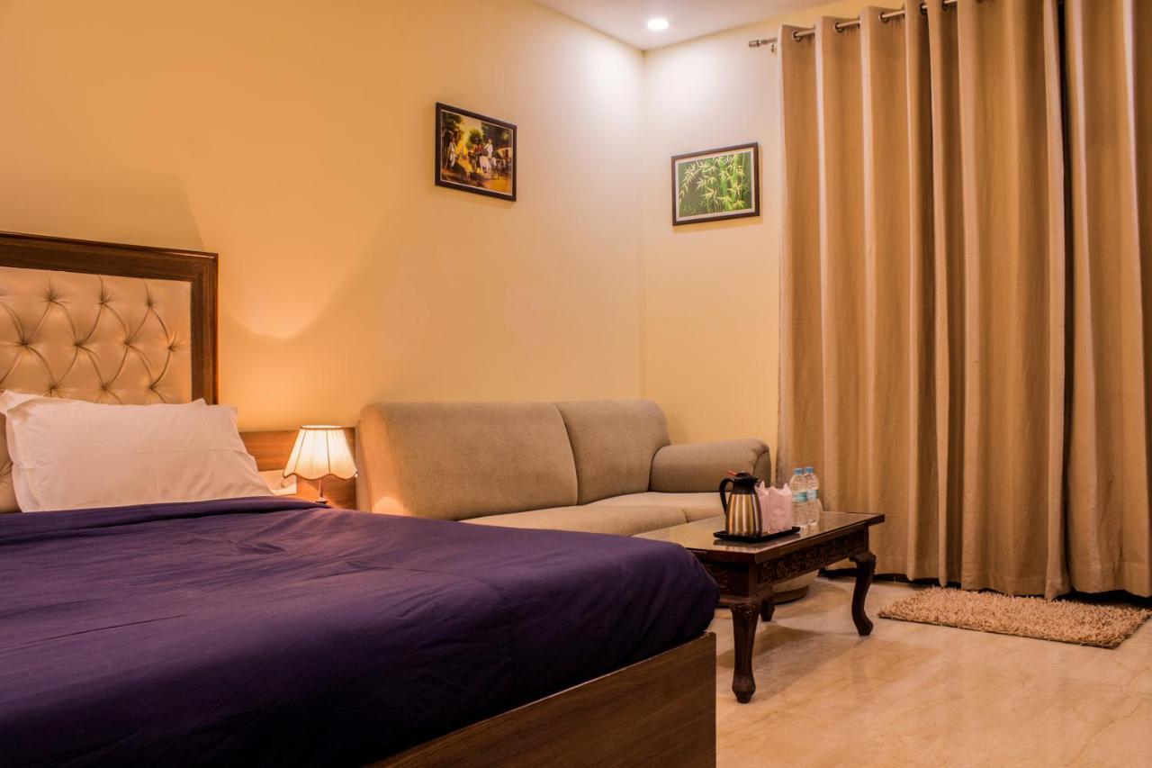 Lav Kush International Hotel Varanasi Esterno foto